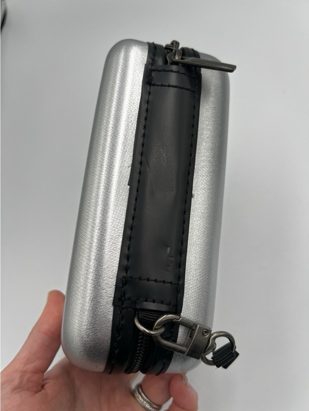 Open Story Hard-Shell Travel Mini Case - Silver - Picture 2 of 3